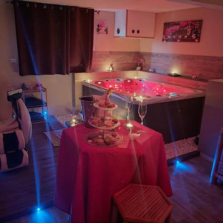 Hotel La Baie Des Anges Beaucaire  Zewnętrze zdjęcie